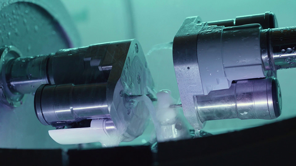 Fraunhofer Wissenschaftspreis 2019 - Fräsen eines Zahnersatzes