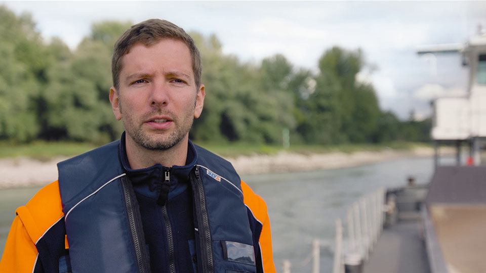 Aus der WSA Freiburg Geschiebezugabe Dokumentation - Mann im Interview