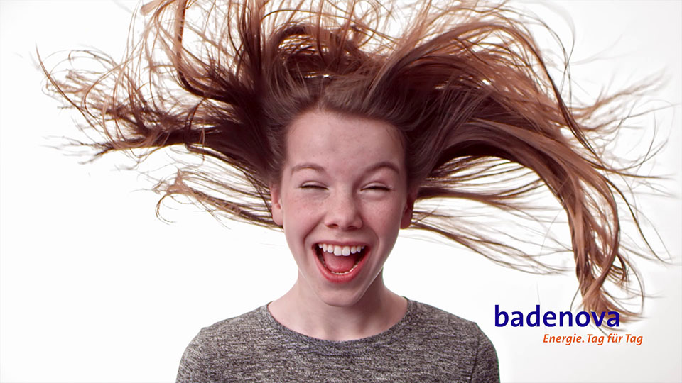 Aus dem Badenova volle Ladung Werbespot - Mädchen mit Wind im Gesicht